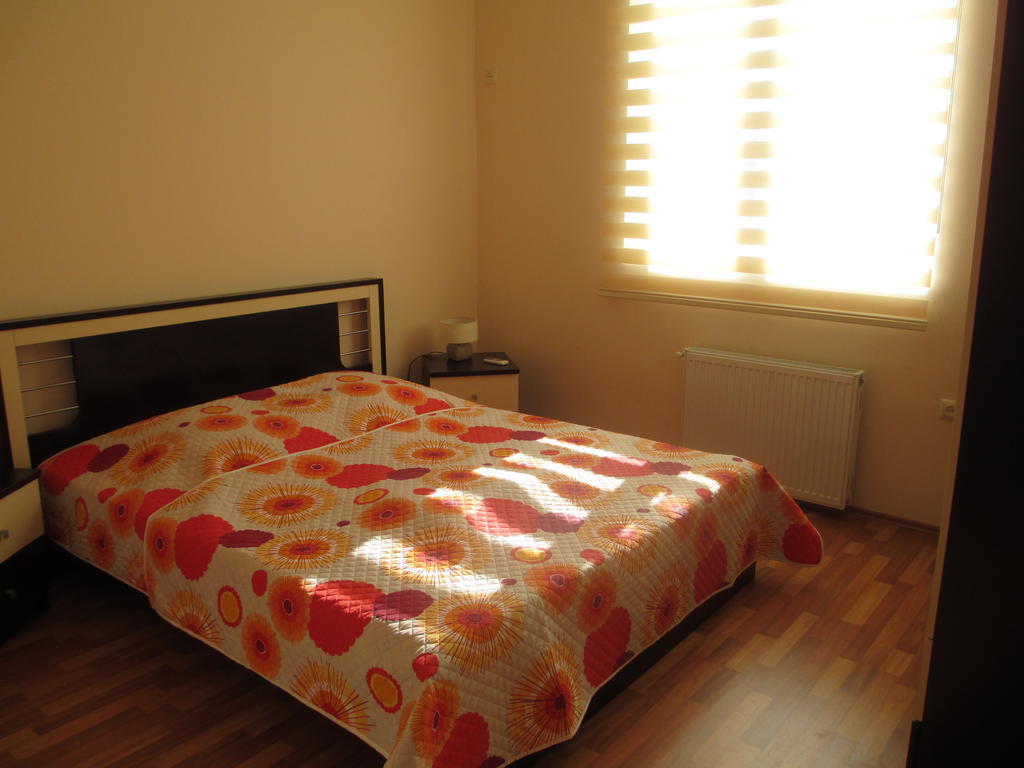 Max Comfort Hotel Kutaisi Room photo